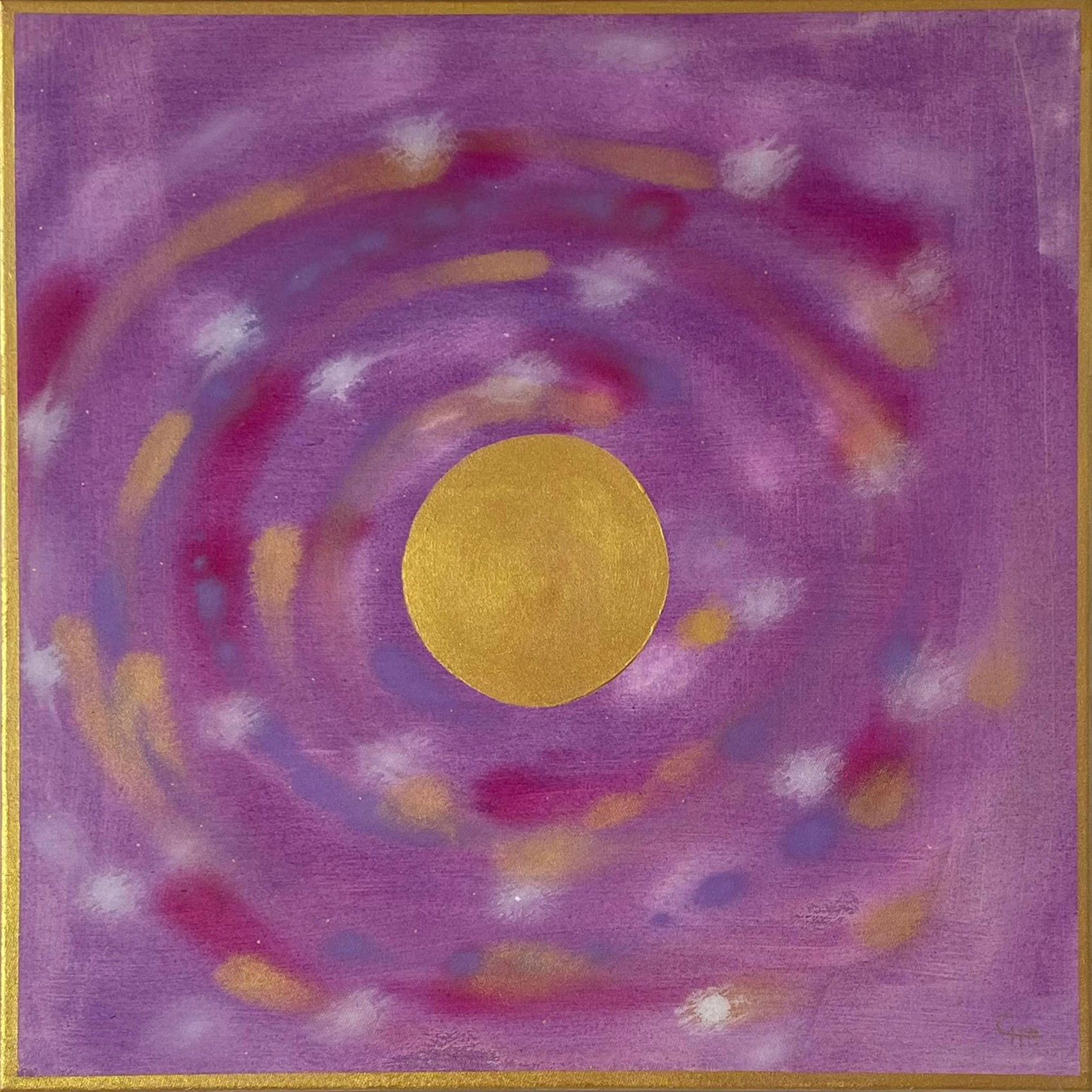 Goldene Mitte II – Abstraktes Acrylgemälde: goldener Kreis mit spiralförmigen Farbbewegungen in Lila